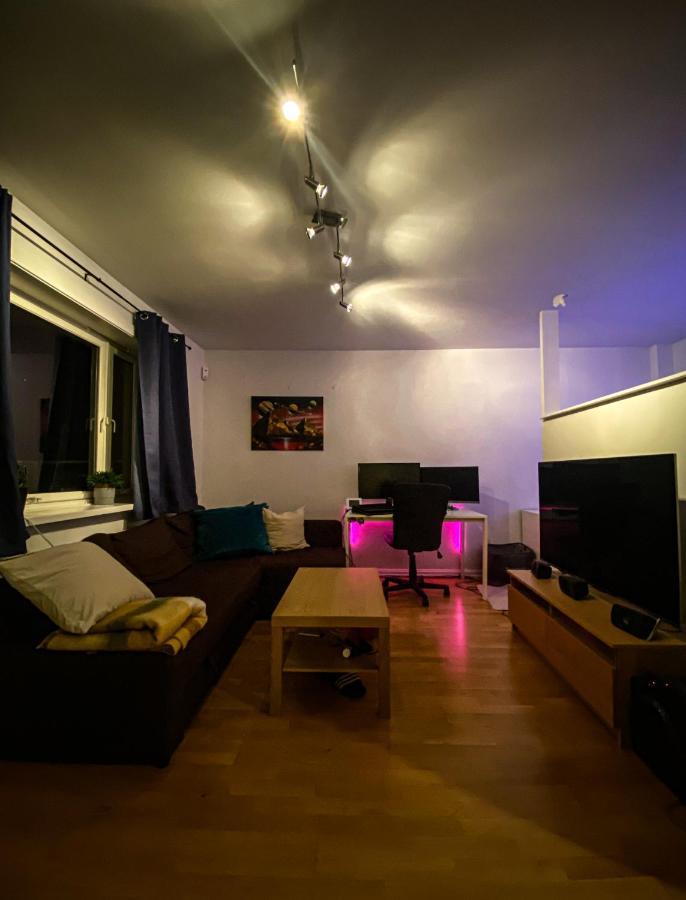 Studio Apt In Quiet Residential Area 20min To Centre Lägenhet